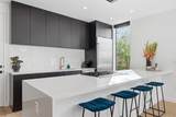 917 James St - Photo 8