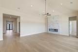 1209 Doelling Dr - Photo 4