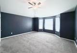 1005 Sundrops St - Photo 15