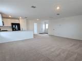 152 Avre Loop - Photo 4