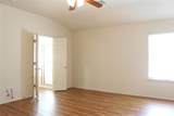 1811 Pflugerville Pkwy - Photo 15