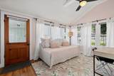 704 Gresham St - Photo 12