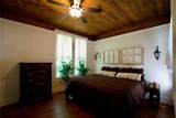 1704 Houston Ave - Photo 3