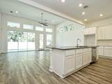 402 Zennia St - Photo 10