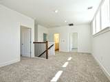 402 Zennia St - Photo 13