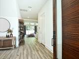 402 Zennia St - Photo 3