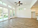402 Zennia St - Photo 6