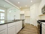 402 Zennia St - Photo 9