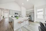 110 Melrose St - Photo 5