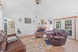 1427 Crete Ln - Photo 9