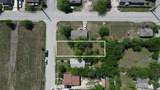 408 Symes St - Photo 3