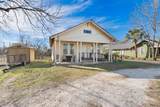 917 Trinity St - Photo 2