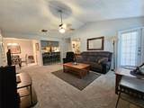 1202 Thorpe Ln - Photo 4