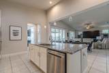 228 Cruising Oak St - Photo 6