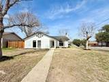 1504 Parkview Ln - Photo 2