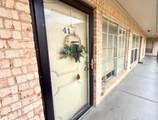 2425 Ashdale Dr - Photo 2