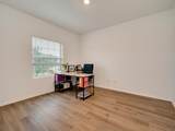1208 Sweetspire St - Photo 4