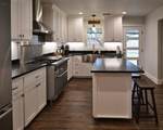 300 Bluebonnet Ln - Photo 9