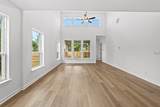 1329 White Daisy Ln - Photo 15