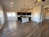 806 Hollyhock Dr - Photo 5