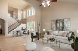 746 Easton Dr - Photo 3
