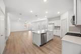 10601 Seguin St - Photo 16
