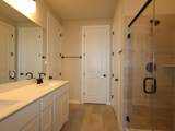 609 Clarissa St - Photo 9