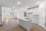 1002 Universal Dr - Photo 4