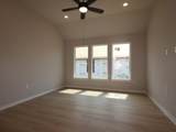 609 Clarissa St - Photo 6