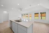 313 Sepulveda St - Photo 11