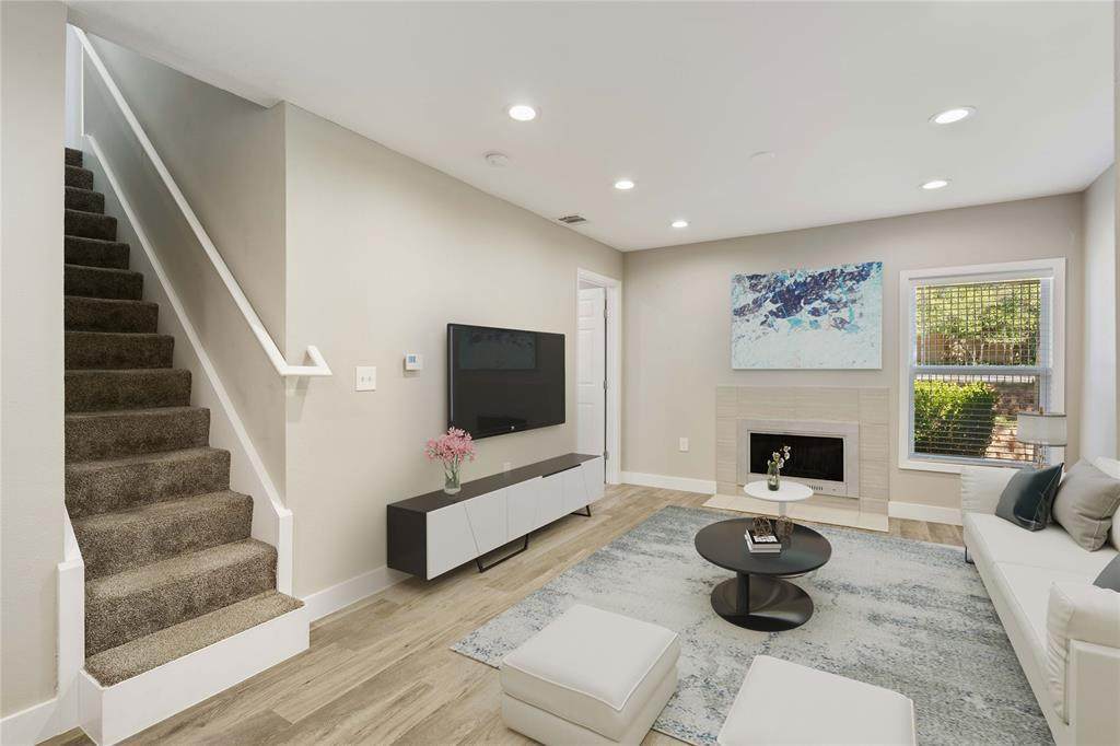 935 La Posada Dr - Photo 1
