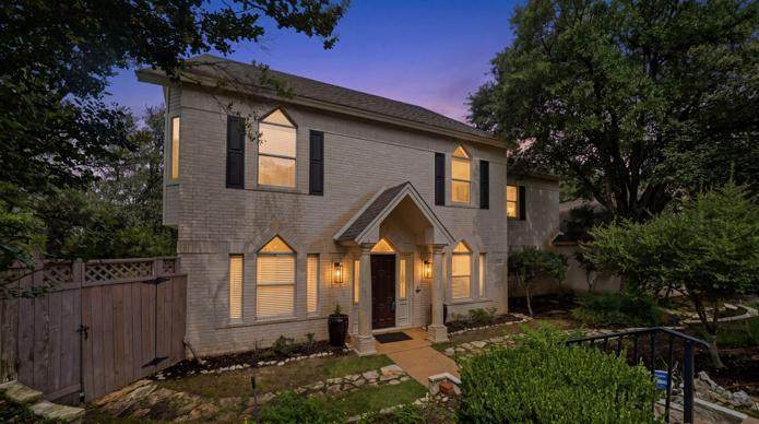 9402 Bluegrass Dr - Photo 1
