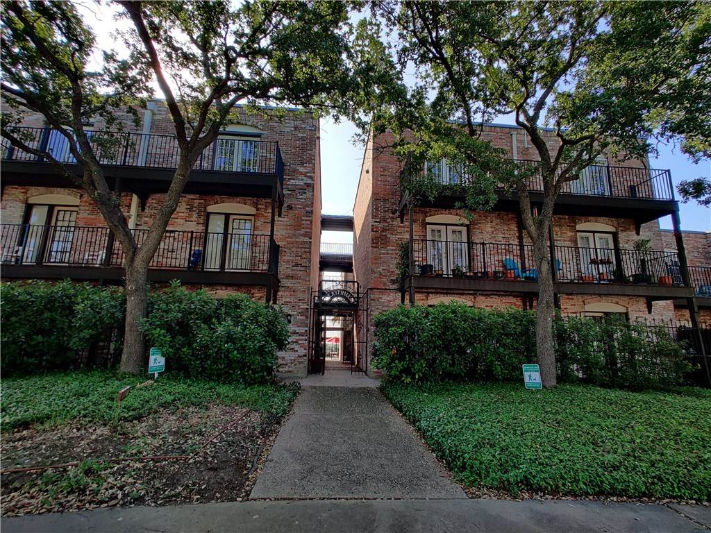 6501 Hill Dr - Photo 1