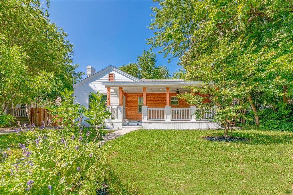 1003 39th St - Photo 1