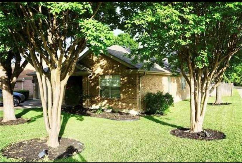 8507 Jackal Dr - Photo 1