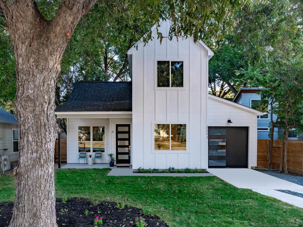 2211 Garden St - Photo 1
