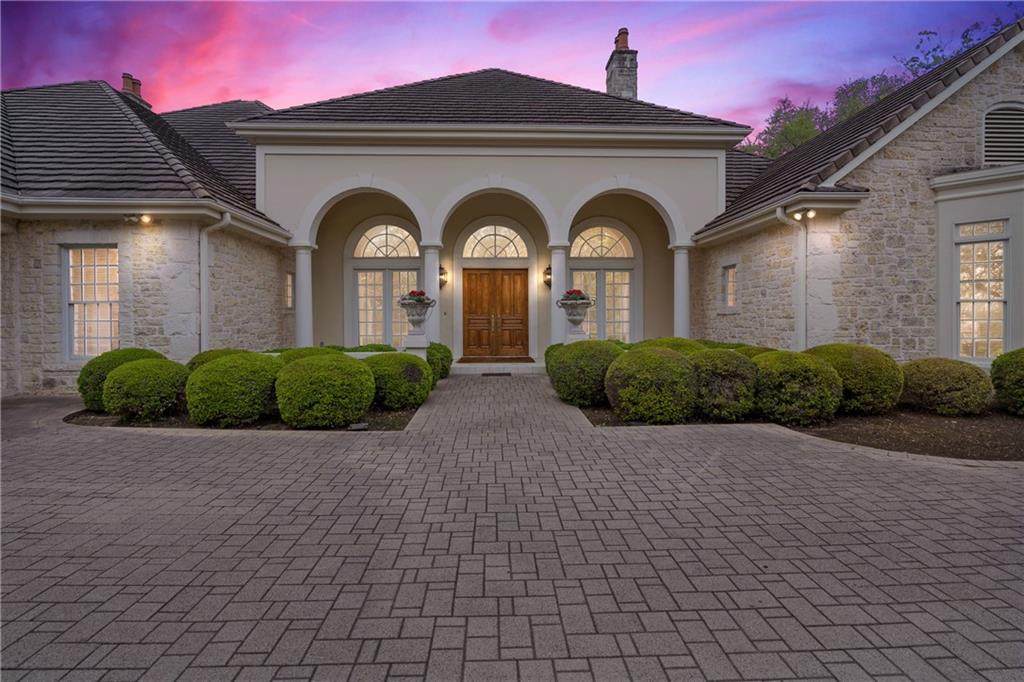 8609 Navidad Dr - Photo 1