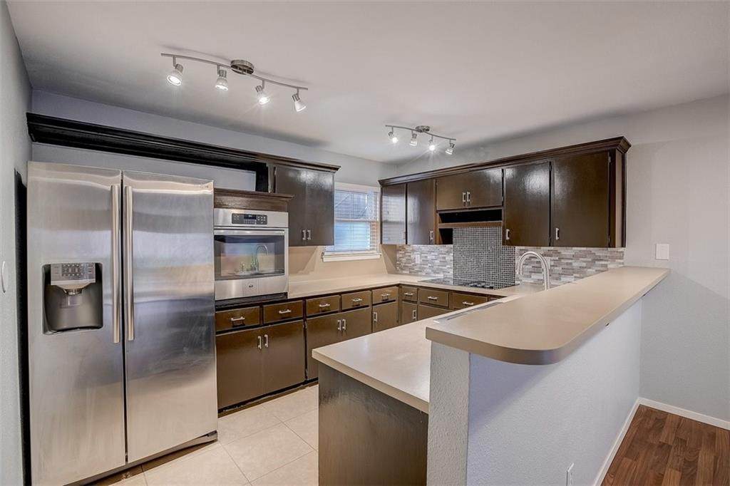8621 Putnam Dr - Photo 1