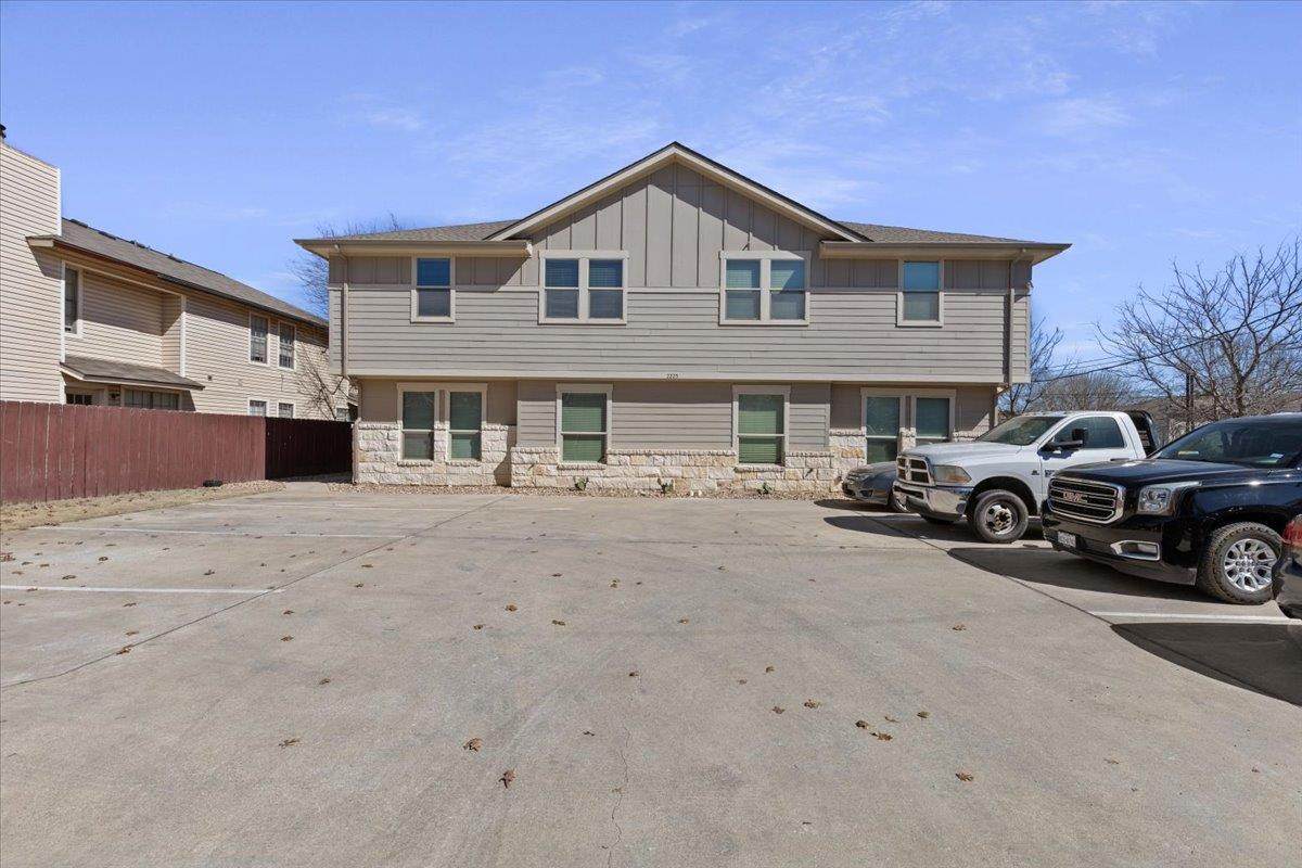 2225 Katy Ln - Photo 1