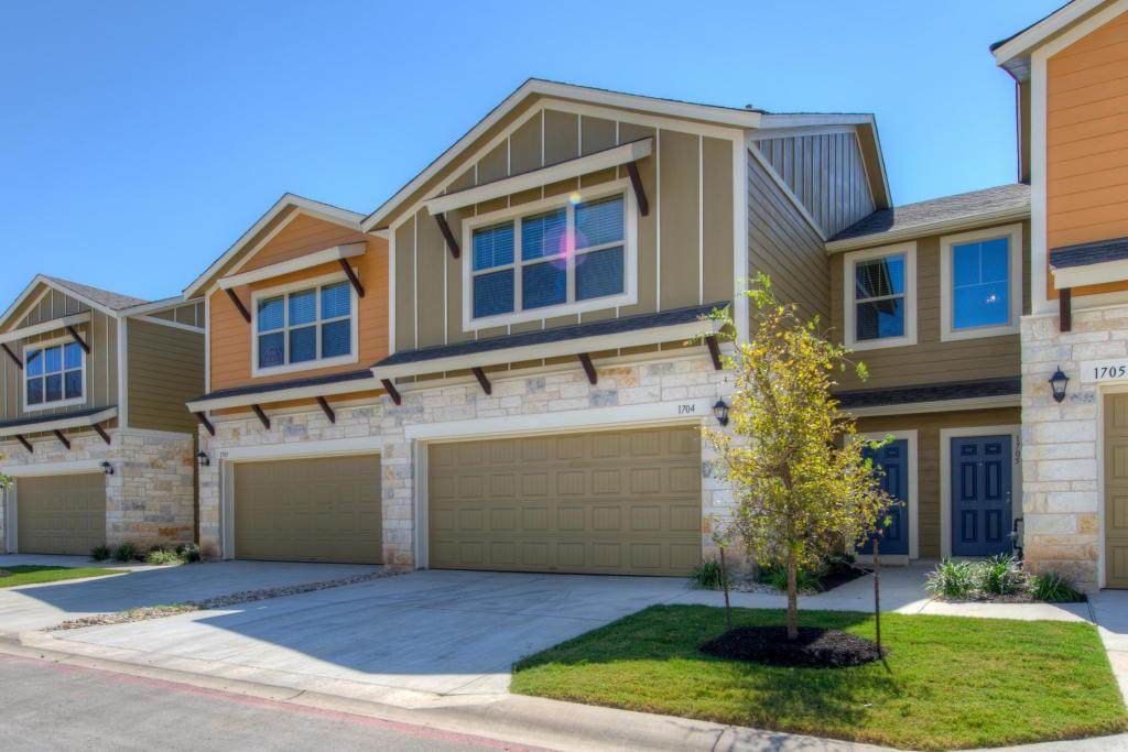 1620 Bryant Dr - Photo 1