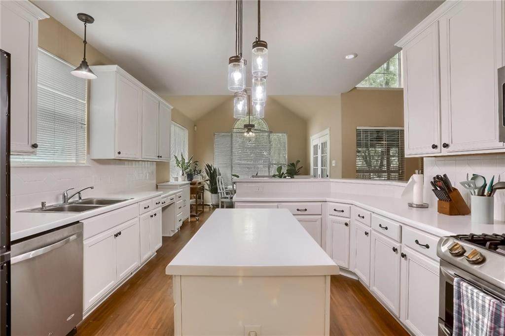 301 Gulfstream Dr - Photo 1