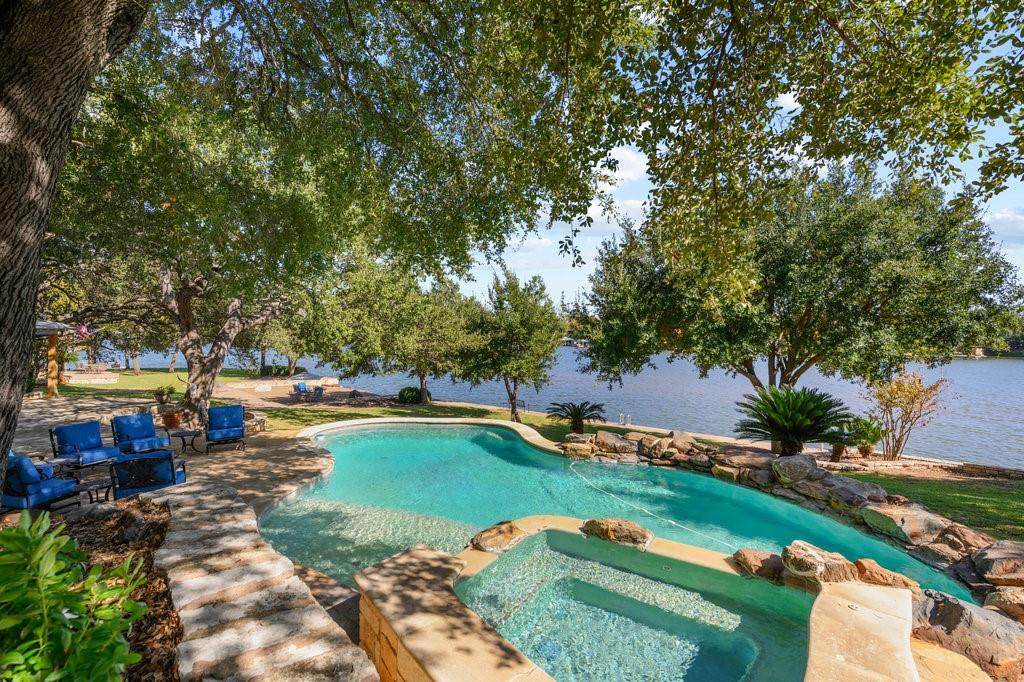 814 Sunrise Ln - Photo 1