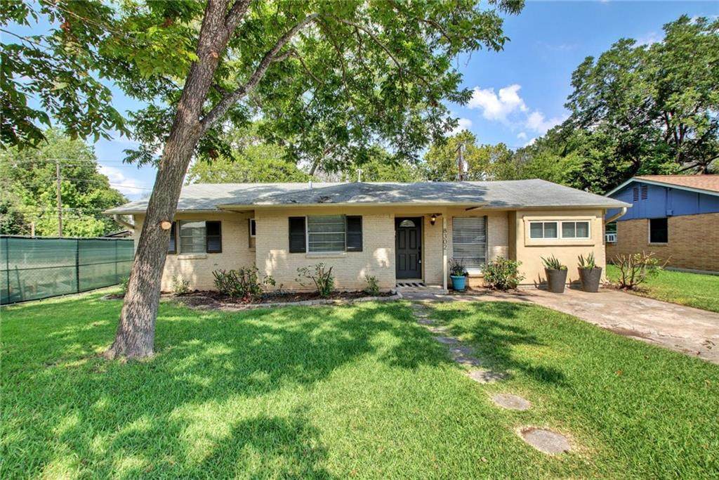 8302 Briarwood Ln - Photo 1