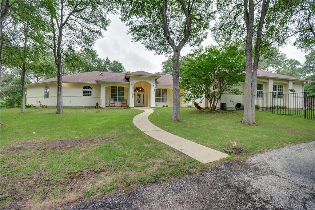 111 Brazos Dr - Photo 1