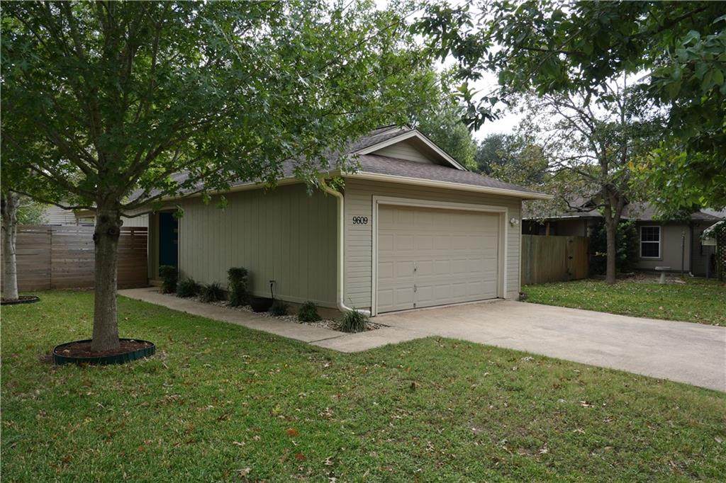 9609 Holly Springs Dr - Photo 1