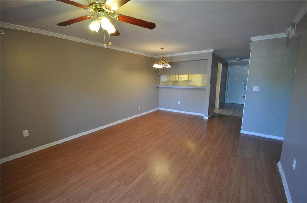 501 26th St - Photo 1