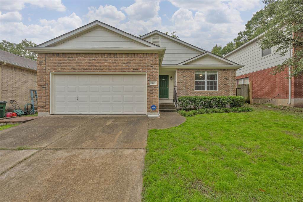 2109 Coats Cir - Photo 1