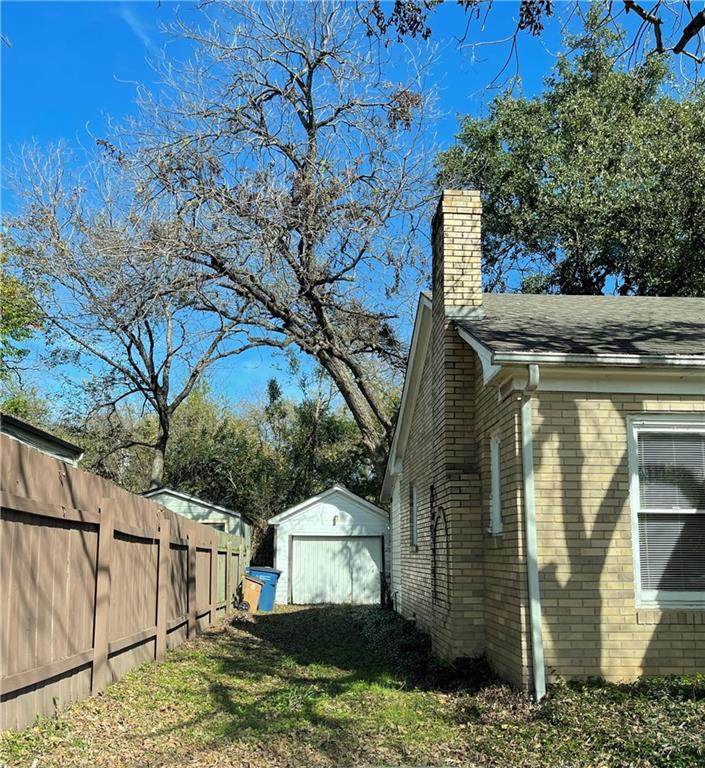 714 Landon Ln - Photo 1