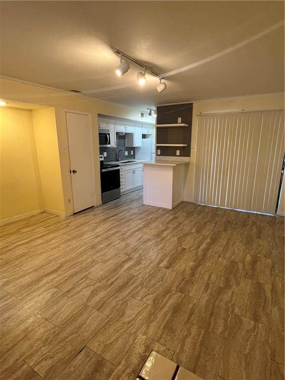 1510 North Loop Blvd - Photo 1