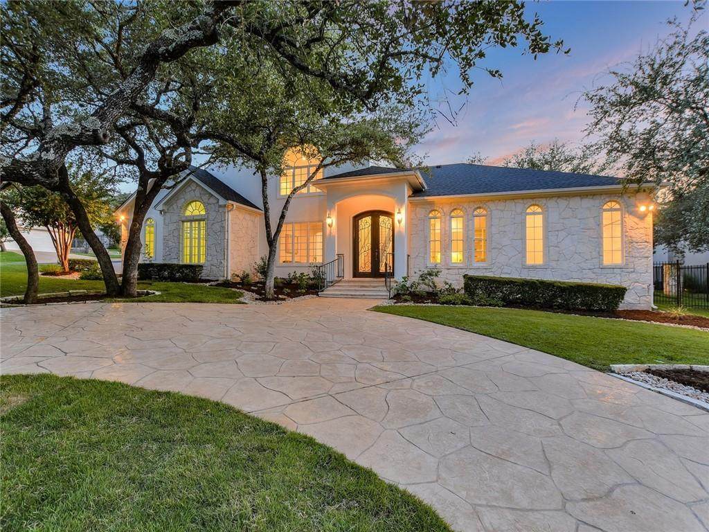 7900 Rim Dr - Photo 1